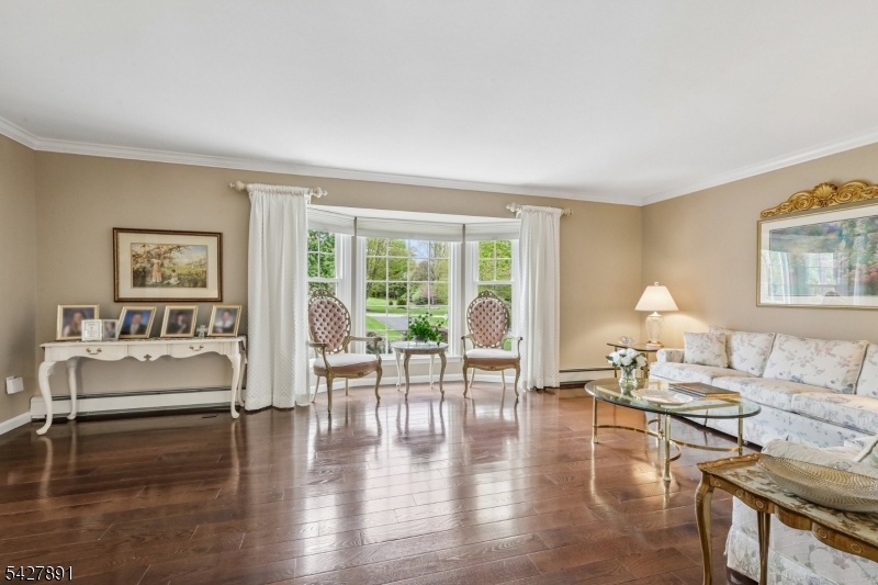 5 Revere Ct