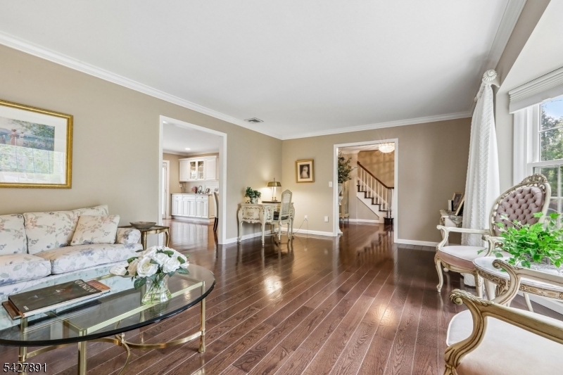 5 Revere Ct