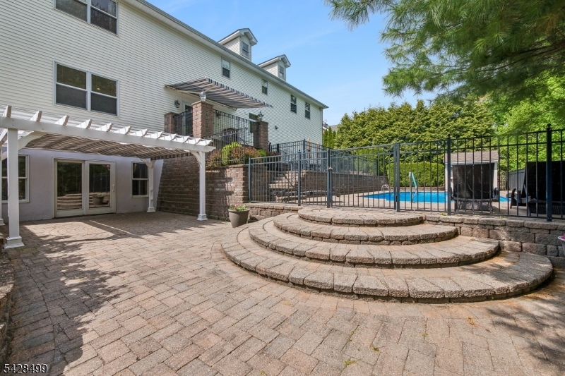 5 Francesca Ct