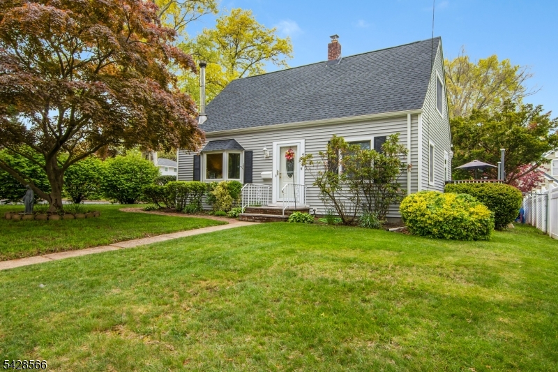 775 W Inman Ave
