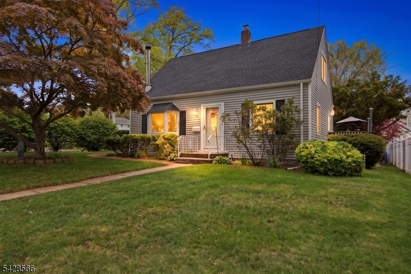 775 W Inman Ave