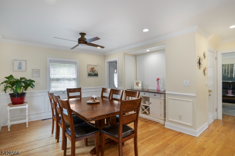 775 W Inman Ave