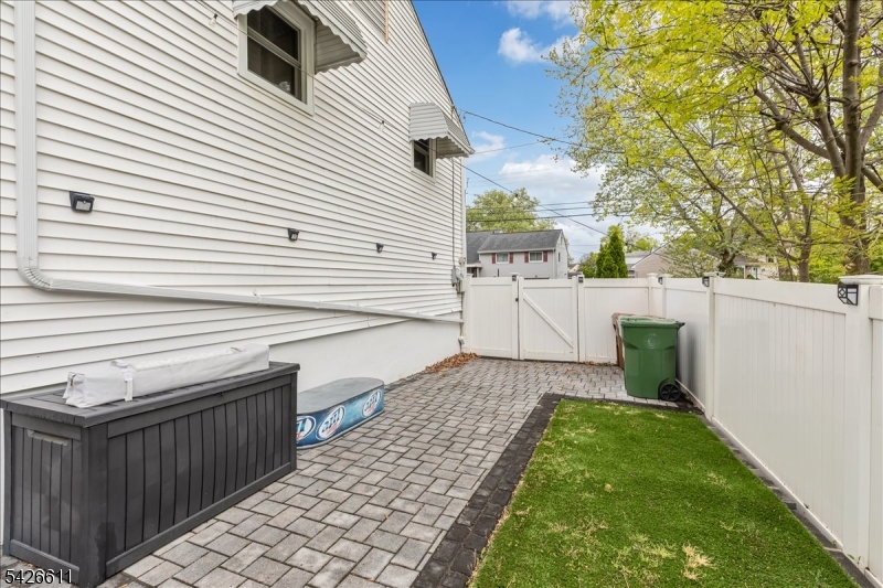 1811 Verona Ave