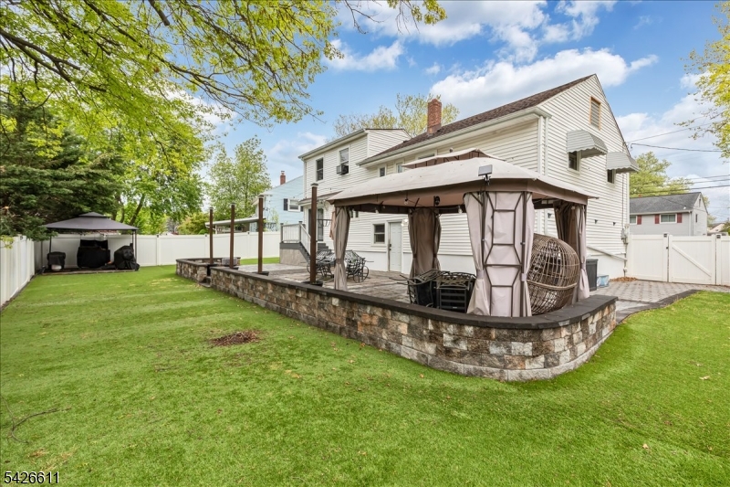 1811 Verona Ave