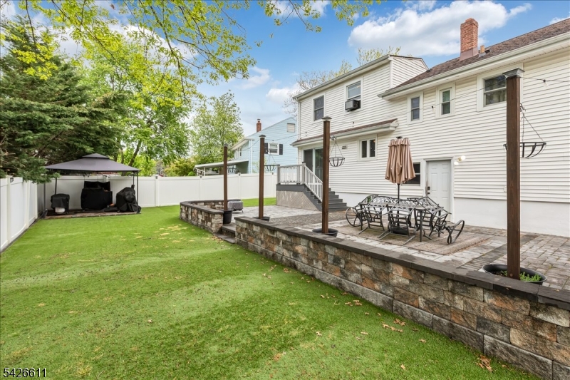 1811 Verona Ave