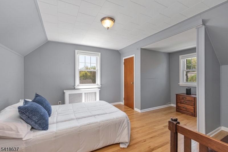 75 Hillside Ave