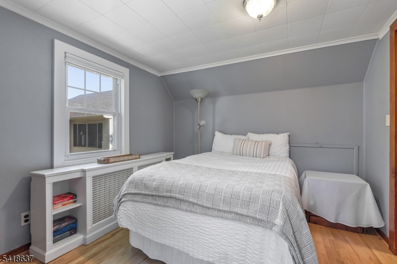75 Hillside Ave
