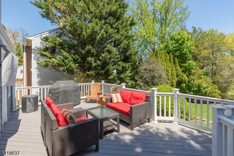 75 Hillside Ave