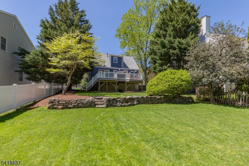 75 Hillside Ave