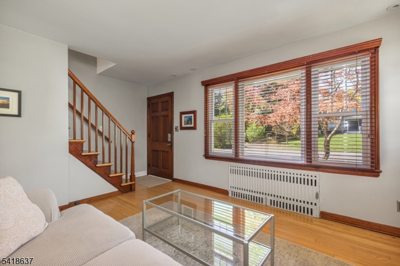 75 Hillside Ave