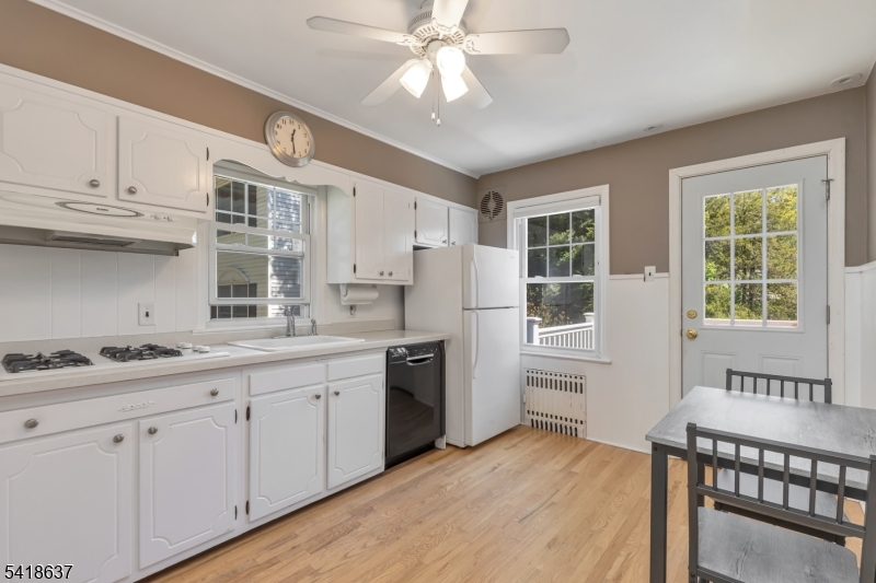 75 Hillside Ave