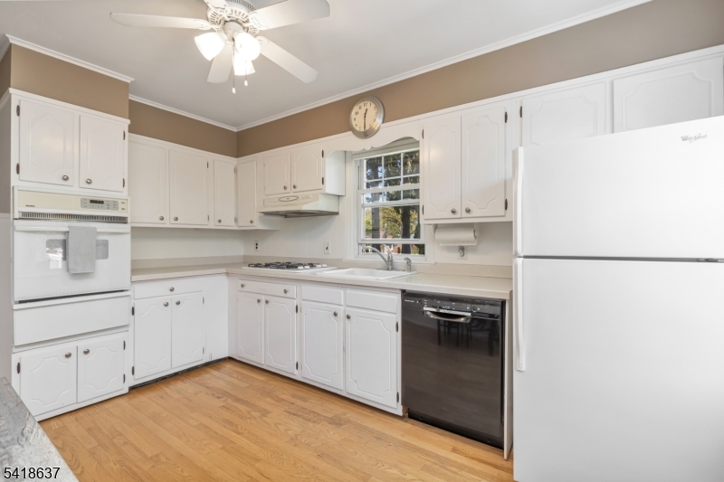 75 Hillside Ave