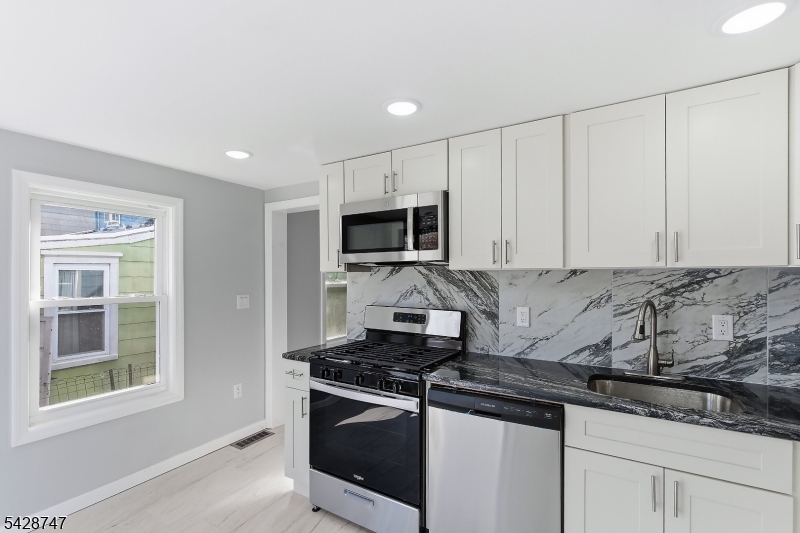 217 W Union St