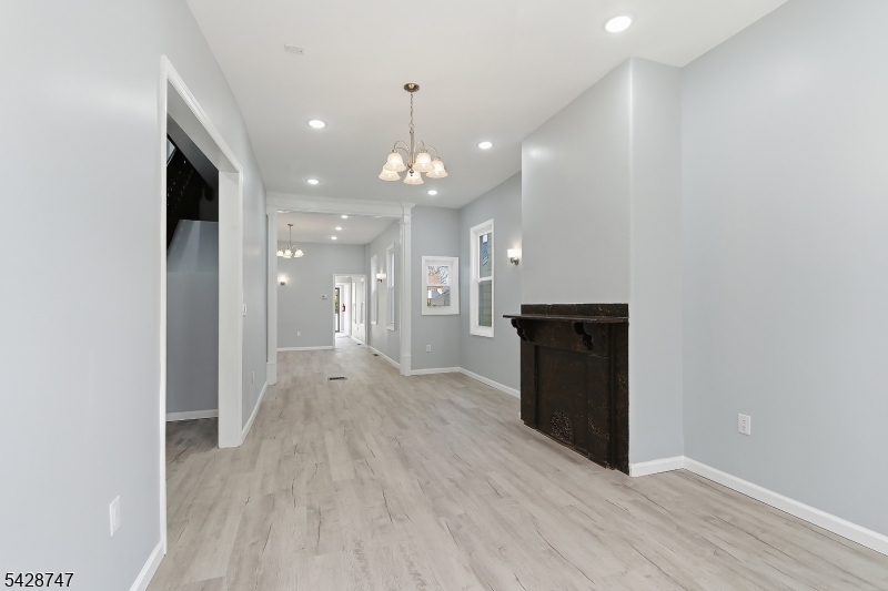 217 W Union St