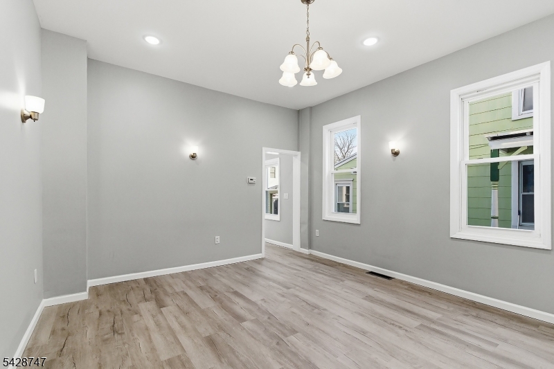 217 W Union St