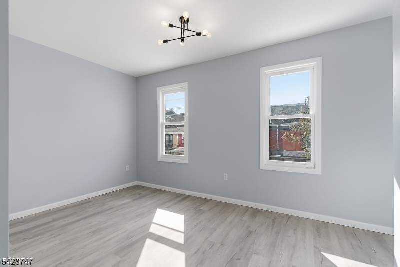 217 W Union St