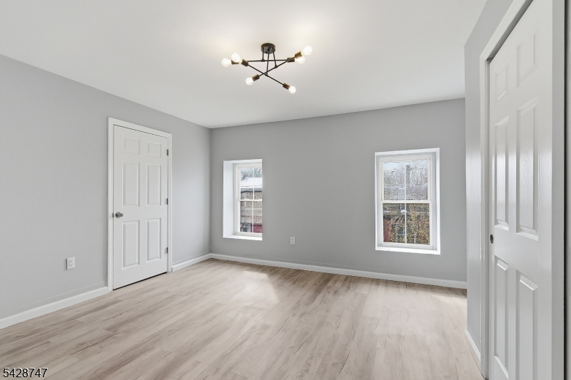 217 W Union St