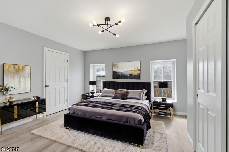 217 W Union St