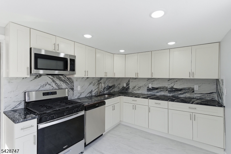217 W Union St