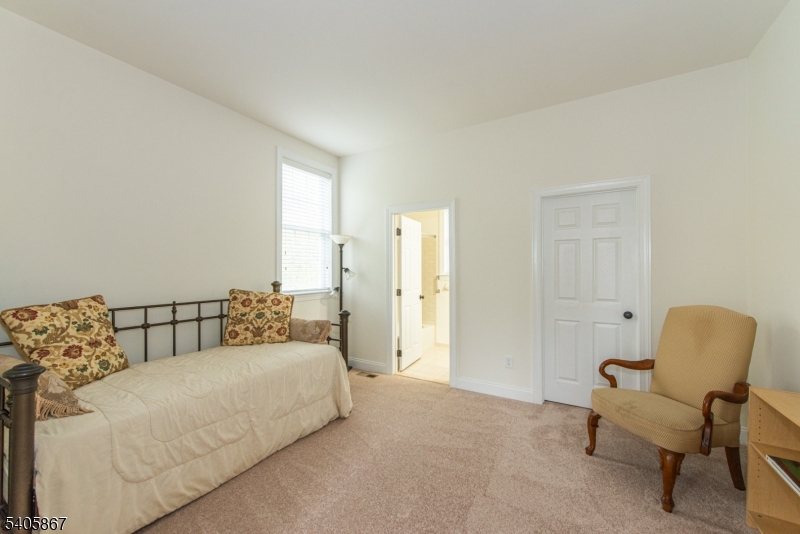 49 Sovereign Dr