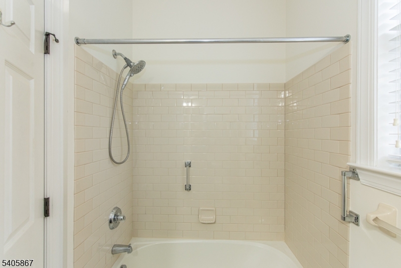 49 Sovereign Dr