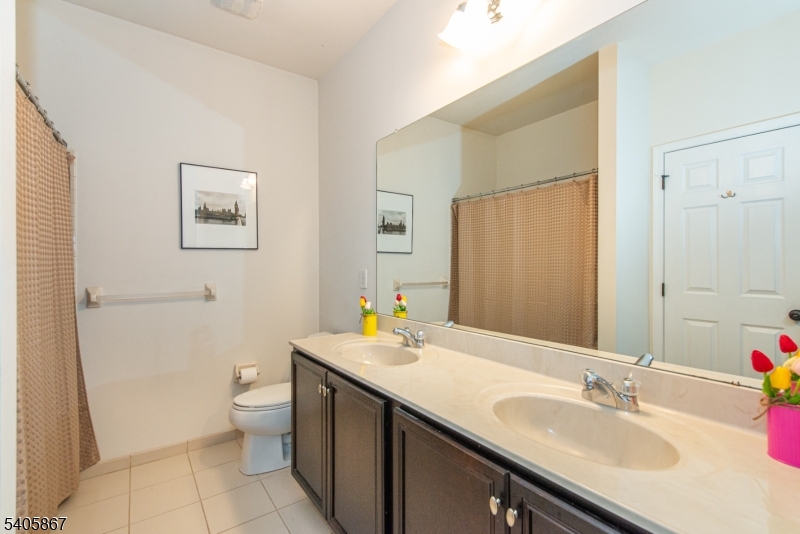 49 Sovereign Dr