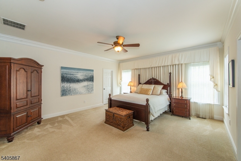 49 Sovereign Dr