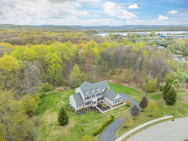 49 Sovereign Dr