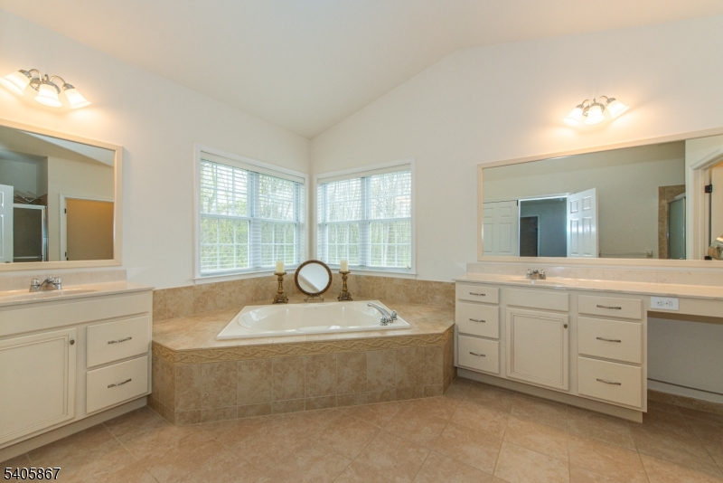 49 Sovereign Dr