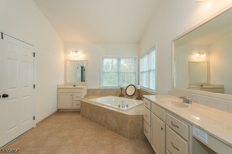 49 Sovereign Dr