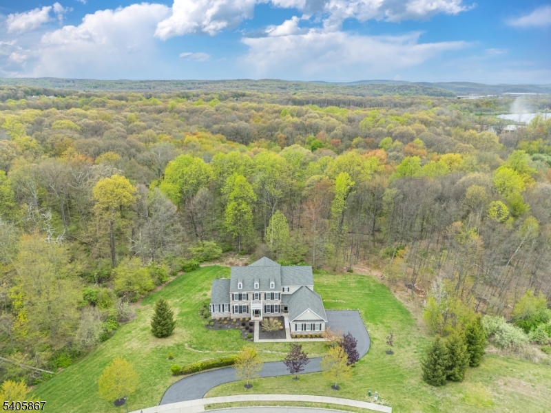 49 Sovereign Dr