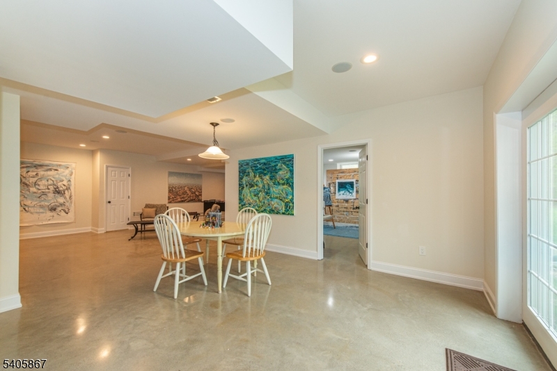 49 Sovereign Dr