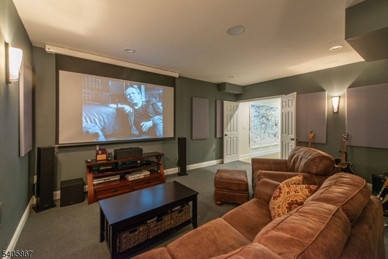 49 Sovereign Dr