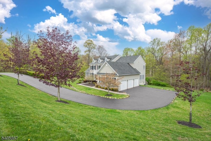 49 Sovereign Dr