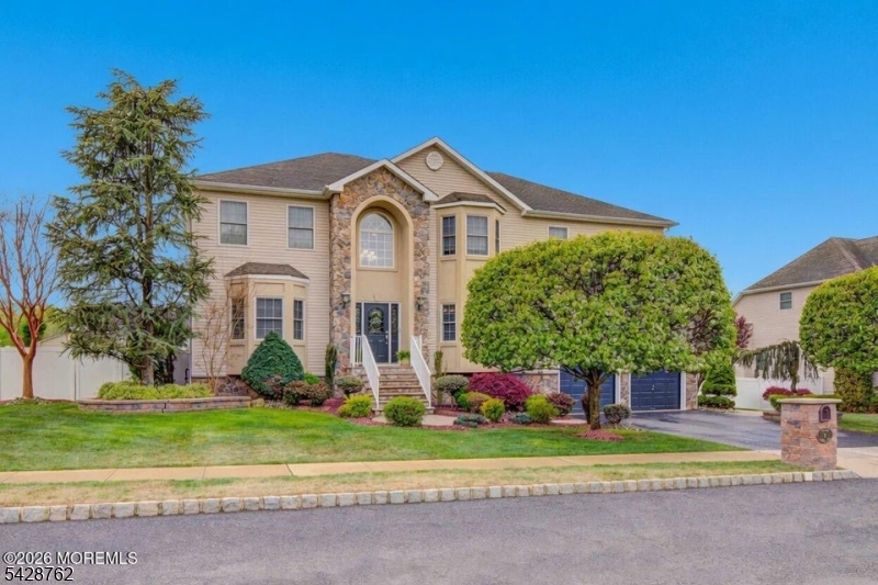 5 Selma Ln