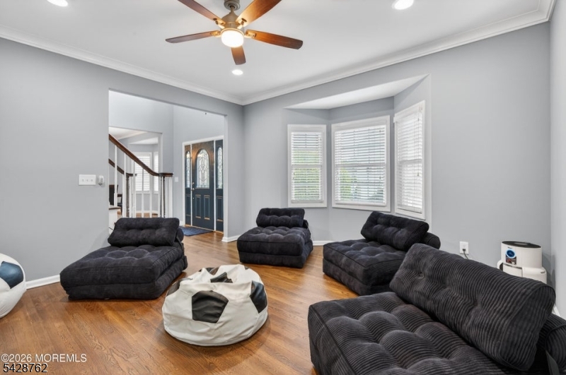5 Selma Ln