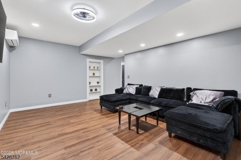 5 Selma Ln
