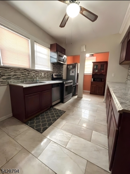104 W 18Th St