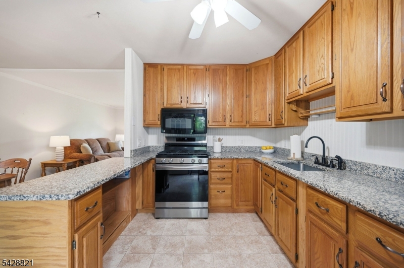 15 Fairview Ave