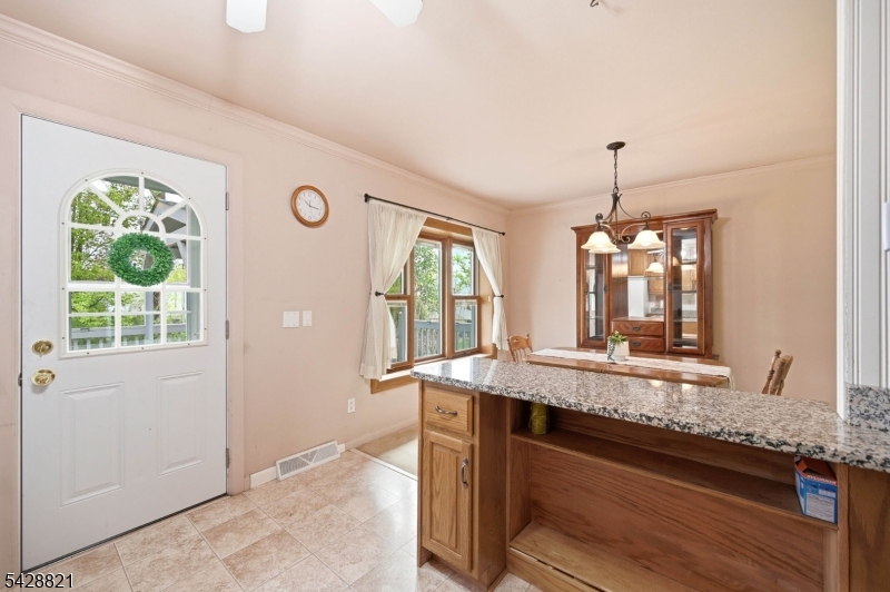 15 Fairview Ave