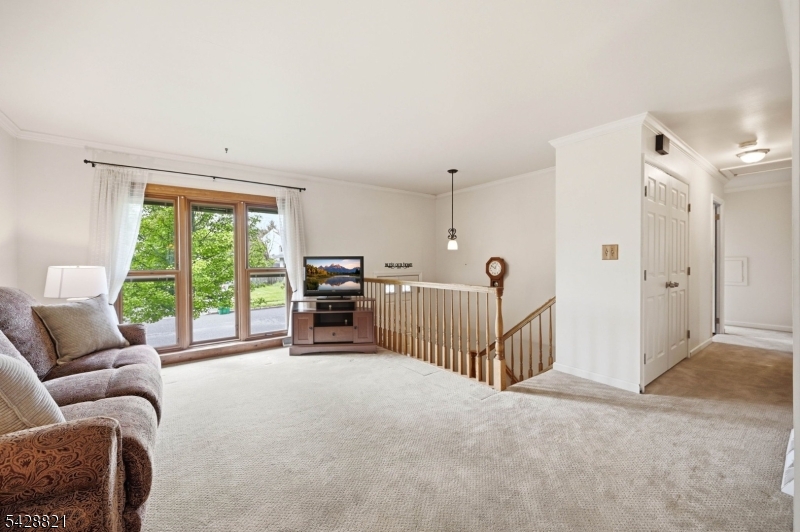 15 Fairview Ave