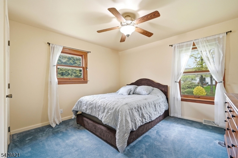 15 Fairview Ave