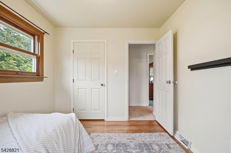 15 Fairview Ave