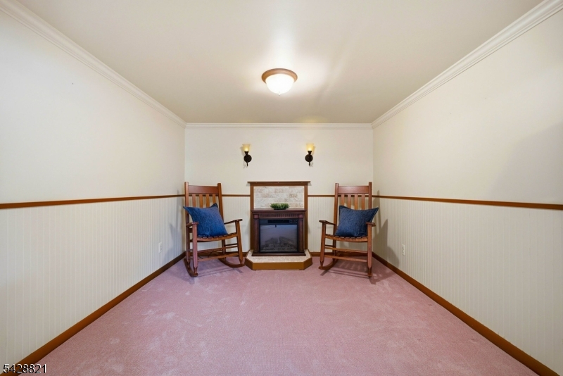 15 Fairview Ave