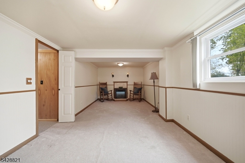 15 Fairview Ave