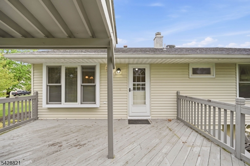 15 Fairview Ave