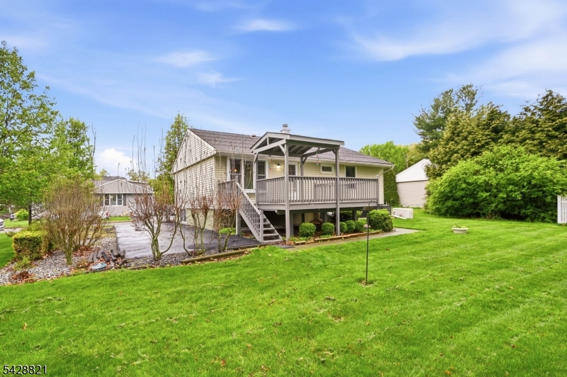 15 Fairview Ave