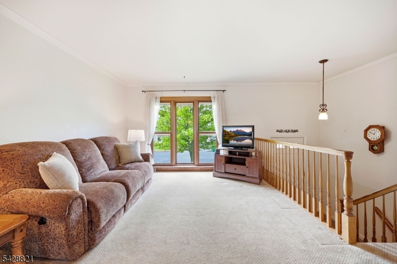 15 Fairview Ave