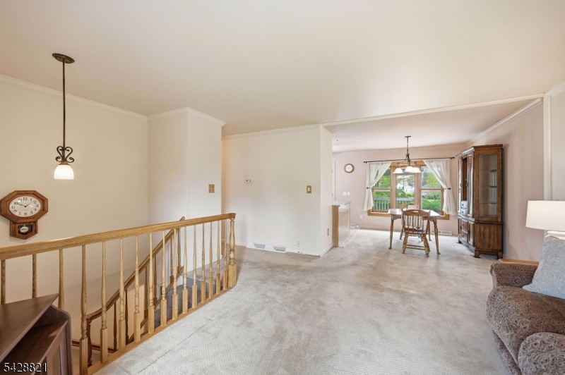 15 Fairview Ave
