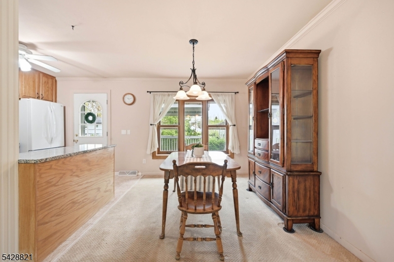 15 Fairview Ave